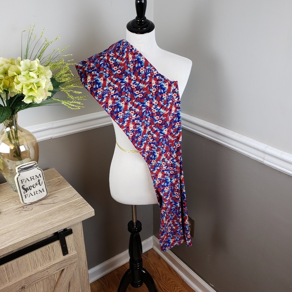 Patriotic Floral Lularoe Tall and Curvy leggings